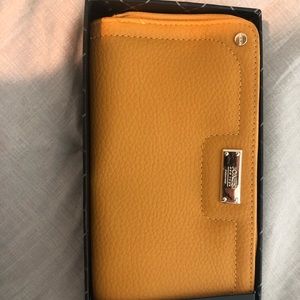 Jones / New wallet/ in the box/ never used
